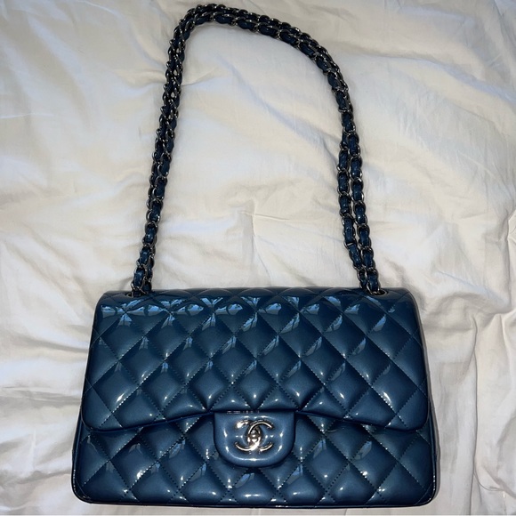 Chanel Jumbo Classic Flap Bag - Picture 2 of 7